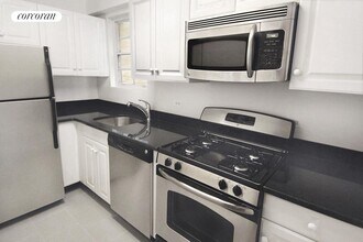 230 E 79th St in New York, NY - Building Photo - Building Photo