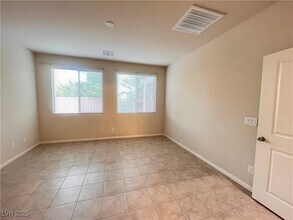 914 Kimbark Ave in Las Vegas, NV - Building Photo - Building Photo