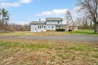 117 Foster St in South Windsor, CT - Building Photo - Building Photo