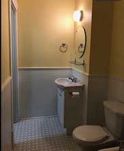 1411 Centre St S in Calgary, AB - Building Photo - Building Photo