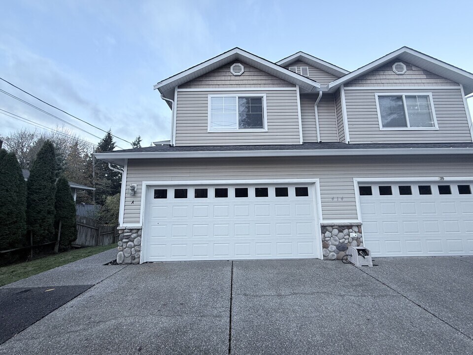 414 91st Ave SE in Lake Stevens, WA - Building Photo