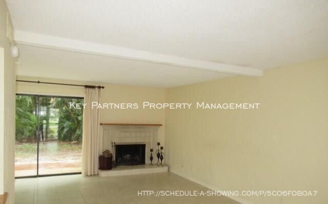 125 Northbrook Ln photo'