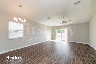 2318 11th Ave E in Palmetto, FL - Foto de edificio - Building Photo