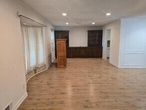 2406 Rochdale St in Garland, TX - Building Photo - Building Photo