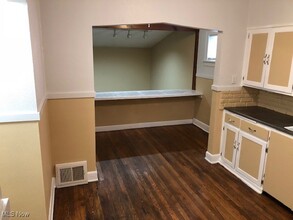 20651 Tracy Ave in Euclid, OH - Building Photo - Building Photo