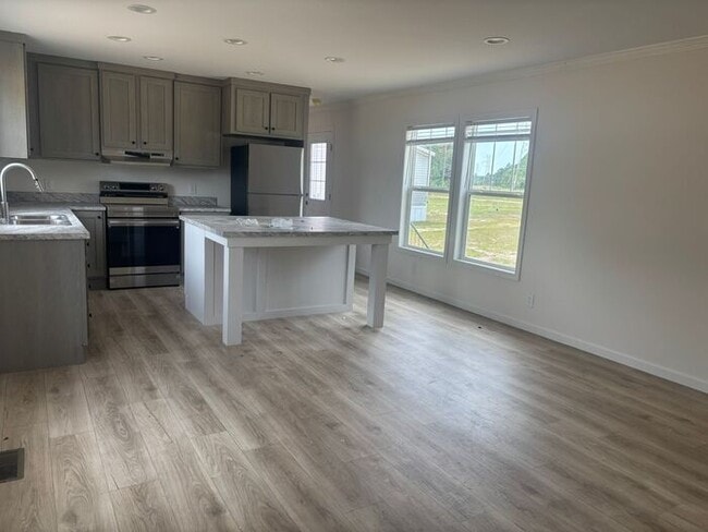 160 Rosewood Ave in Raeford, NC - Building Photo - Building Photo