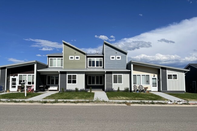 408 Brookline St, Unit C in Livingston, MT - Foto de edificio - Building Photo