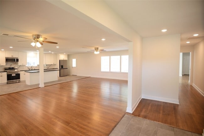 8006 Richmond Ave