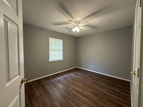 303 Holly St in Russellville, AR - Building Photo - Building Photo