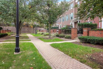 310 Big Rail Dr in Naperville, IL - Building Photo - Building Photo