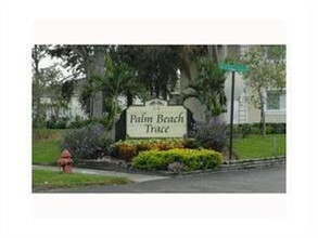 107 Palm Beach Trace Dr in Royal Palm Beach, FL - Building Photo - Building Photo