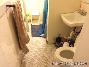 1713 Commonwealth Ave in Boston, MA - Building Photo - Building Photo