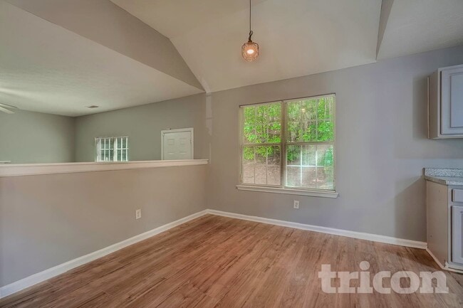 3250 Diamond Blf in Union City, GA - Foto de edificio - Building Photo