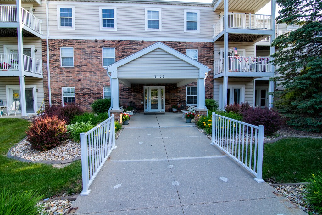 Applewood Senior Apartments III in Dubuque, IA