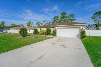 427 Columbia Ct in Kissimmee, FL - Foto de edificio - Building Photo