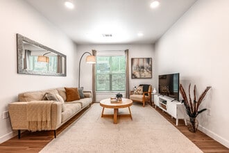 The Finch in Dallas, TX - Building Photo - Building Photo