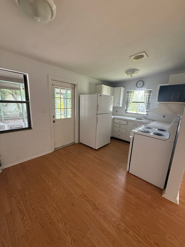 810 5th Ave N in Jacksonville Beach, FL - Building Photo - Building Photo