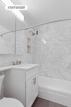 155 W 68th St in New York, NY - Building Photo - Building Photo