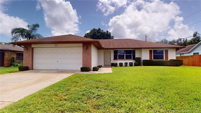 2881 SE Nance St in Port St. Lucie, FL - Building Photo - Building Photo