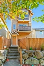 6756 7th Ave NW in Seattle, WA - Building Photo - Building Photo