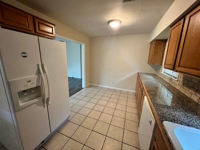 526 Englewood Dr in Columbus, GA - Foto de edificio - Building Photo
