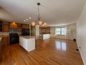 1621 Warbler Dr in Naperville, IL - Building Photo - Building Photo