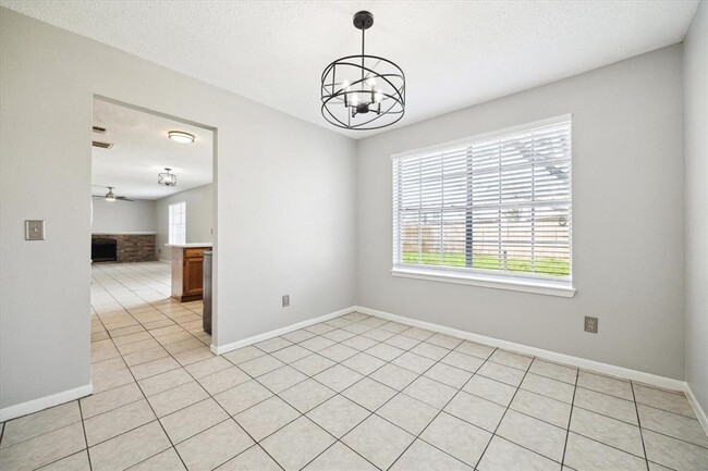 18102 Brooknoll Dr in Houston, TX - Foto de edificio - Building Photo