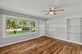 2372 Collett Dr in St. Louis, MO - Building Photo - Building Photo
