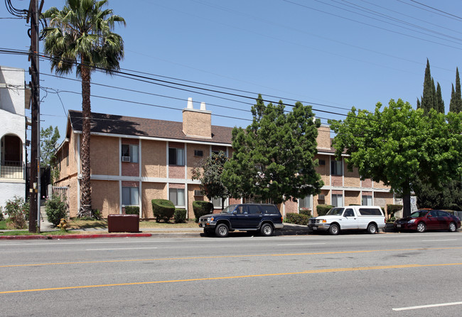 Woodley Gardens in Van Nuys, CA - Building Photo - Building Photo