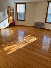 930 Watertown St in Newton, MA - Foto de edificio - Building Photo