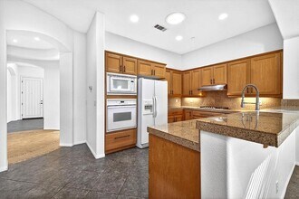 41 Vista Mirage Way in Rancho Mirage, CA - Building Photo - Building Photo