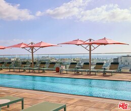 700 Broadway in Santa Monica, CA - Building Photo - Building Photo