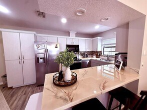 7218 N Highland Ave in Tampa, FL - Building Photo - Building Photo