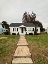 319 Holly Ct in Chestertown, MD - Building Photo
