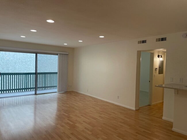 property at 412 N Bellflower Blvd