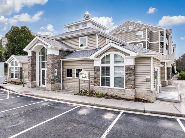 Smiths Landing Apartments in Blacksburg, VA - Foto de edificio - Building Photo