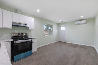 15452 Romar St in Mission Hills, CA - Building Photo - Building Photo