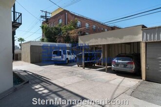 241 S New Hampshire Ave in Los Angeles, CA - Building Photo - Building Photo