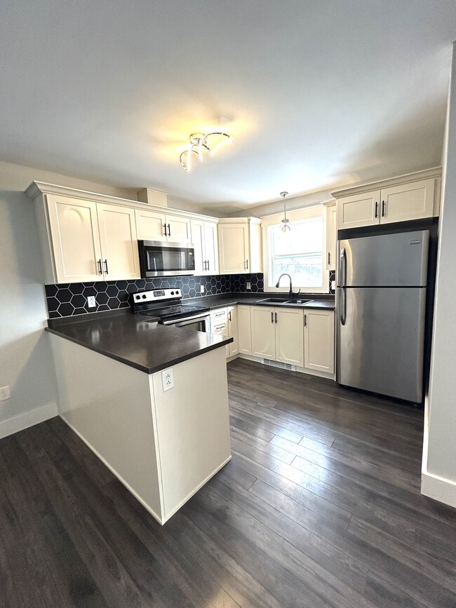 4 Guernsey Pl in St John's, NL - Building Photo - Building Photo