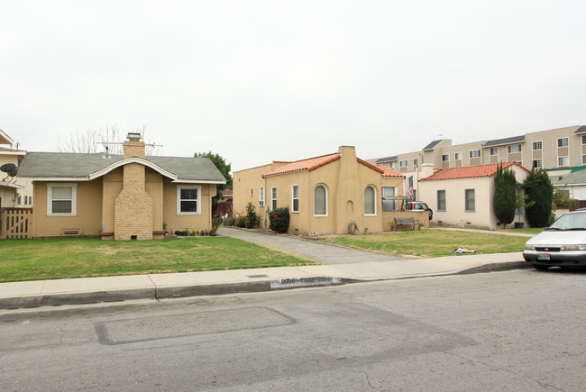 9902 Belmont St in Bellflower, CA - Foto de edificio - Building Photo