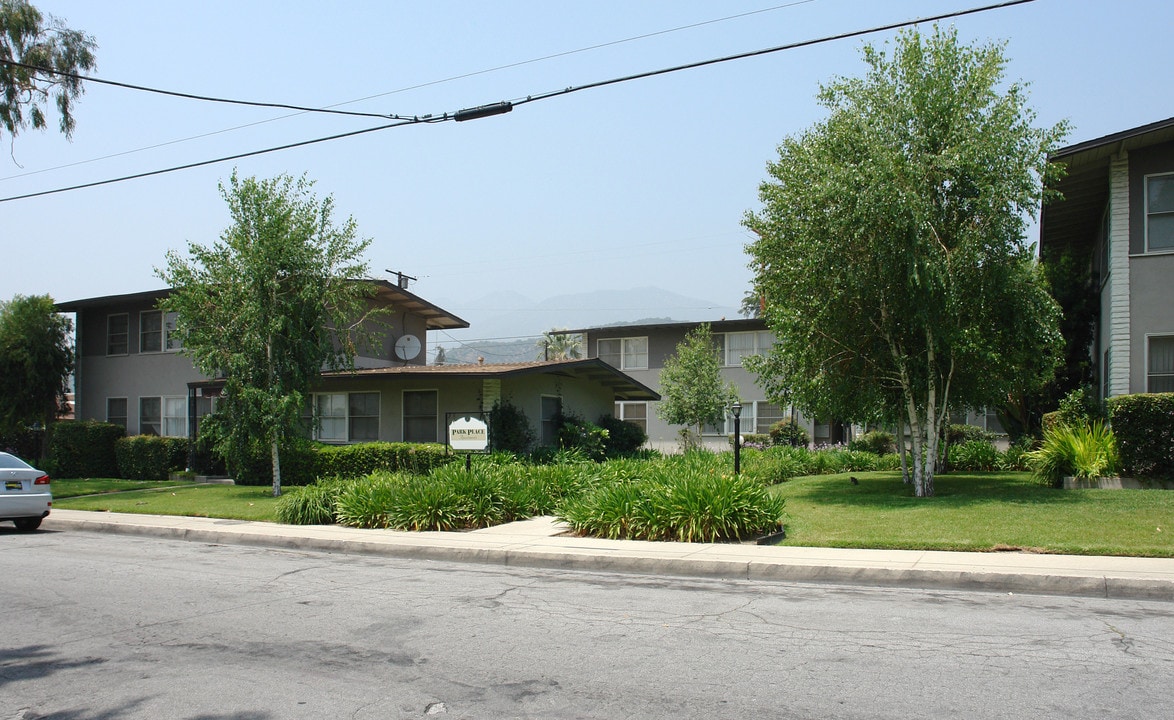 Park Place Apartments in Monrovia, CA - Foto de edificio