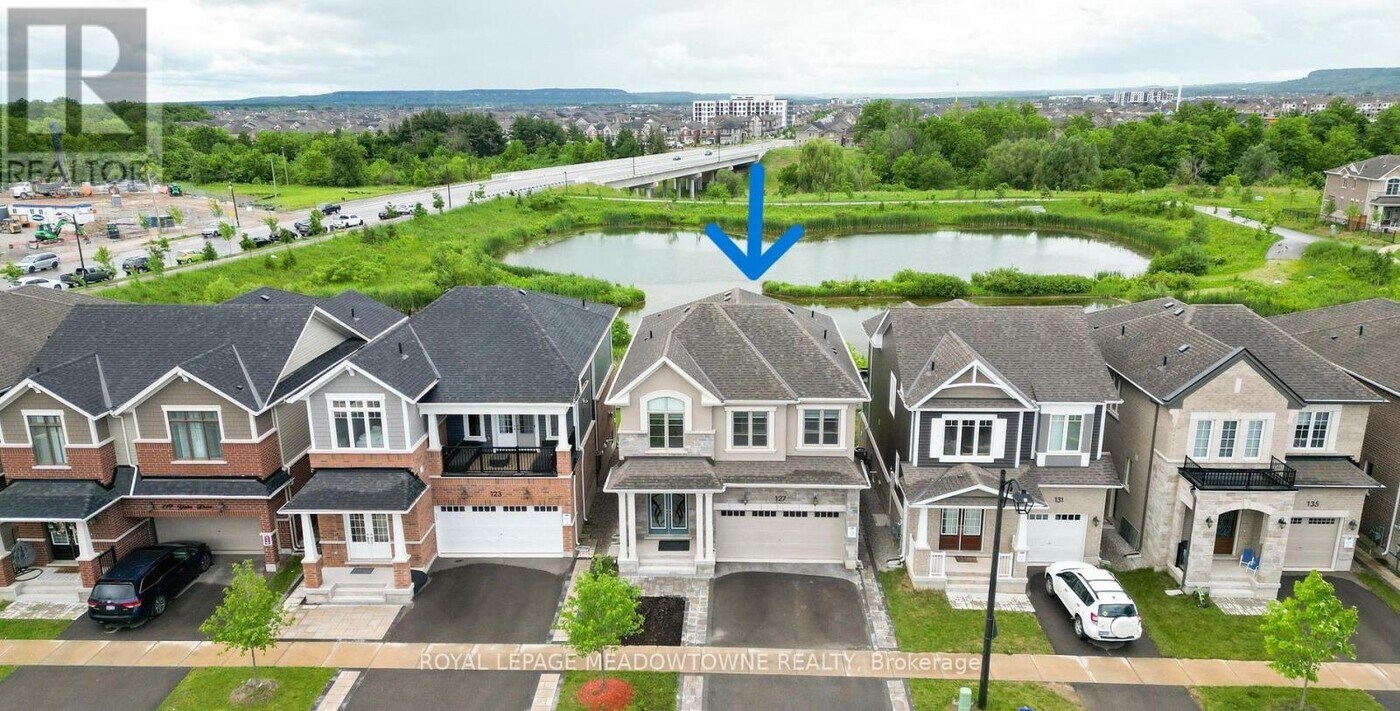 127 Yates Dr in Milton, ON - Building Photo