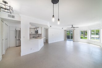 815 Boynton Beach Blvd in Boynton Beach, FL - Building Photo - Building Photo