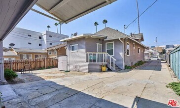 116 S Alexandria Ave in Los Angeles, CA - Building Photo - Building Photo