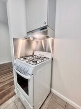 1354 Carlton Dr in Glendale, CA - Building Photo - Building Photo