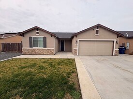 1604 Sidonia St in Hanford, CA - Building Photo