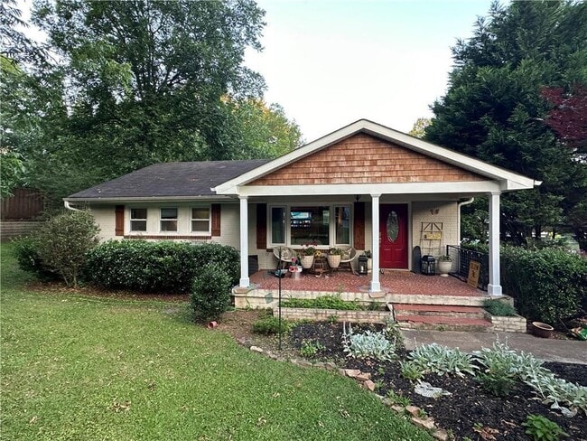 property at 1400 Quarles Ave SE