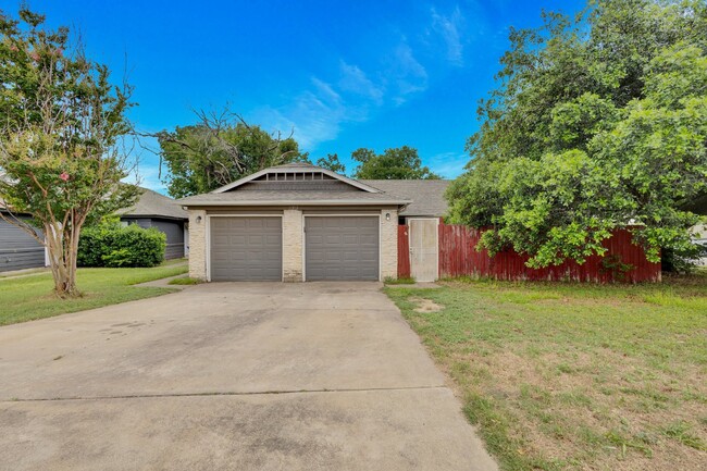 property at 11912 Sunhillow Bend