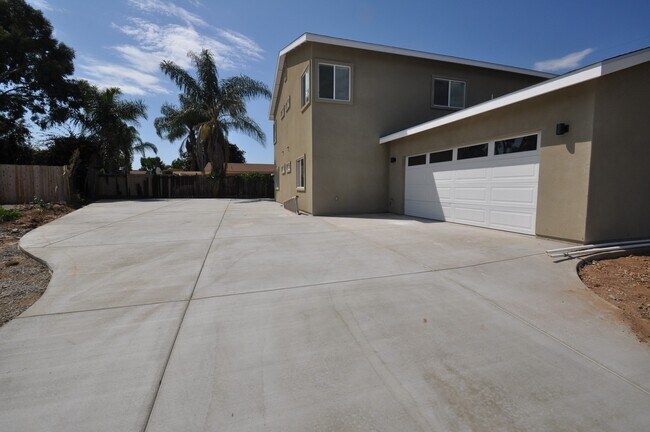 5102 Tipton St in San Diego, CA - Building Photo - Building Photo