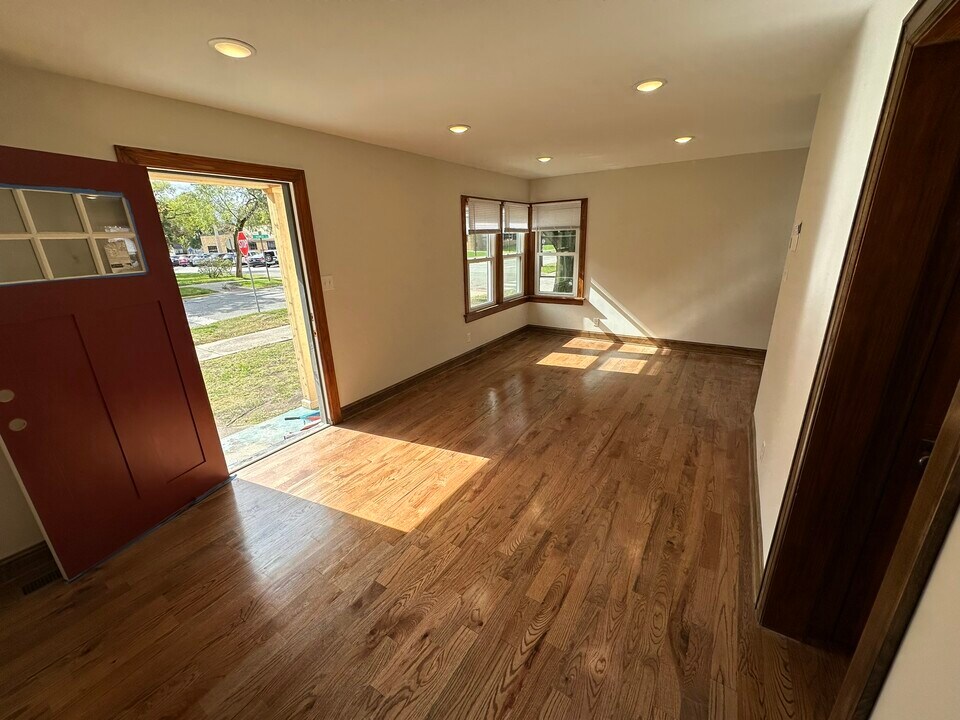 502 E Homer St in Michigan City, IN - Building Photo